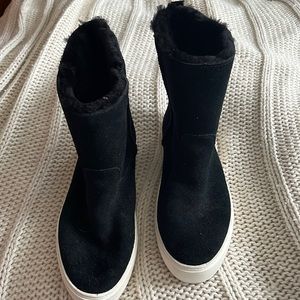 Ugg boots size 9 New condition